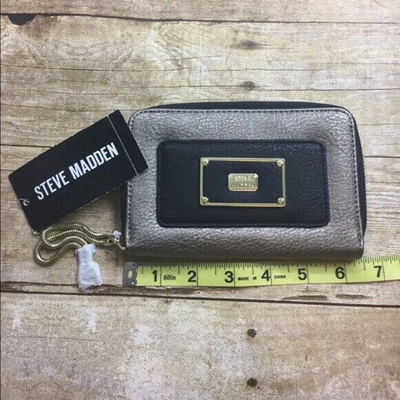 Steve Madden Pewter Zip Clutch Wristlet Wallet - Picture 2 of 6
